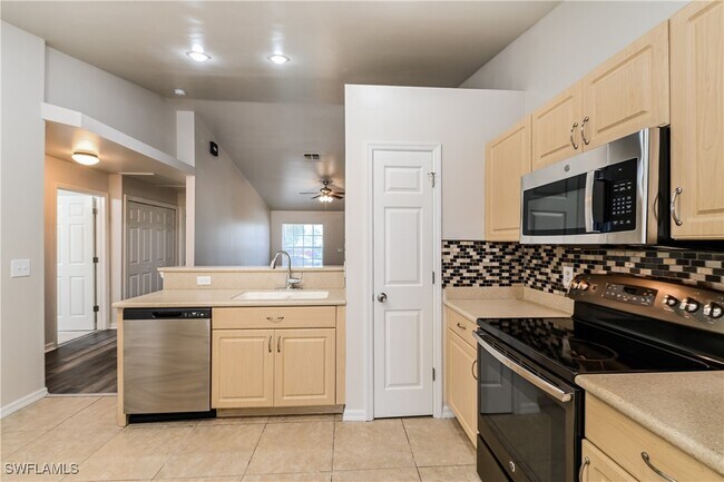 Building Photo - 5015 Bywood St