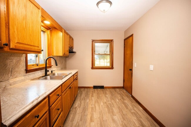 Building Photo - Beautifully remodeled two bedroom home for rent. Central A/C, updated kitchen an bathroom, new fl...