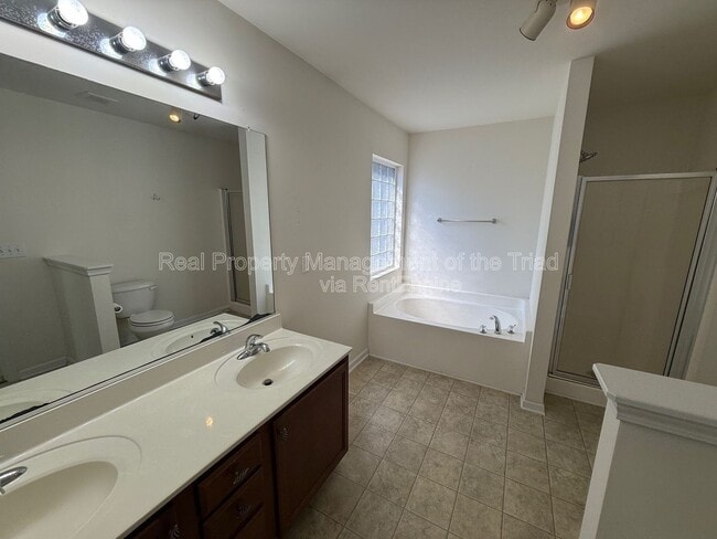 Building Photo - 1642 Ashmead Ln