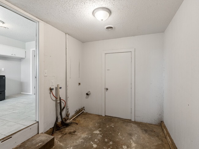 Building Photo - 4421 NW 31st St