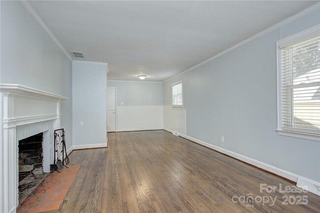Building Photo - 308 Seneca Pl