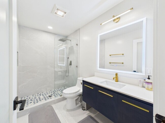 Building Photo - 3325 Brunell Dr