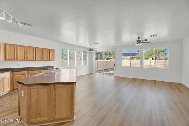 Building Photo - 13644 W San Juan Ave