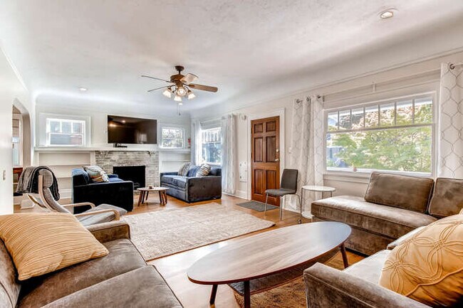 Primary Photo - 3115 NE Schuyler St