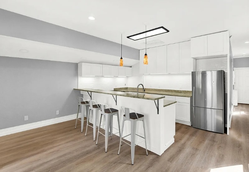 Building Photo - 523 Windsor St