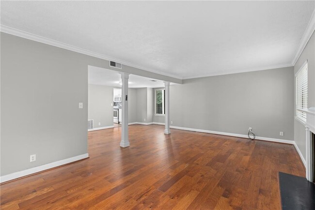 Building Photo - 2875 Torreya Way SE