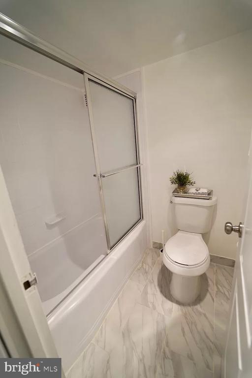 Building Photo - 1225 Martha Custis Dr