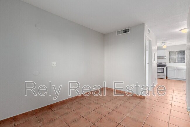 Building Photo - 12740 W Amy Dr