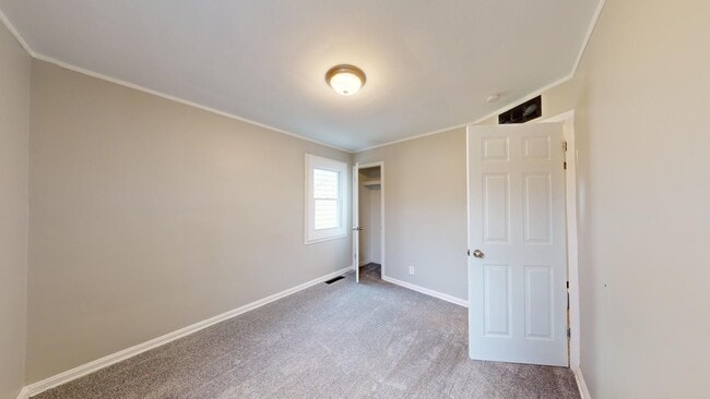 Building Photo - Old Brooklyn - 3 Bedroom Single Family Home