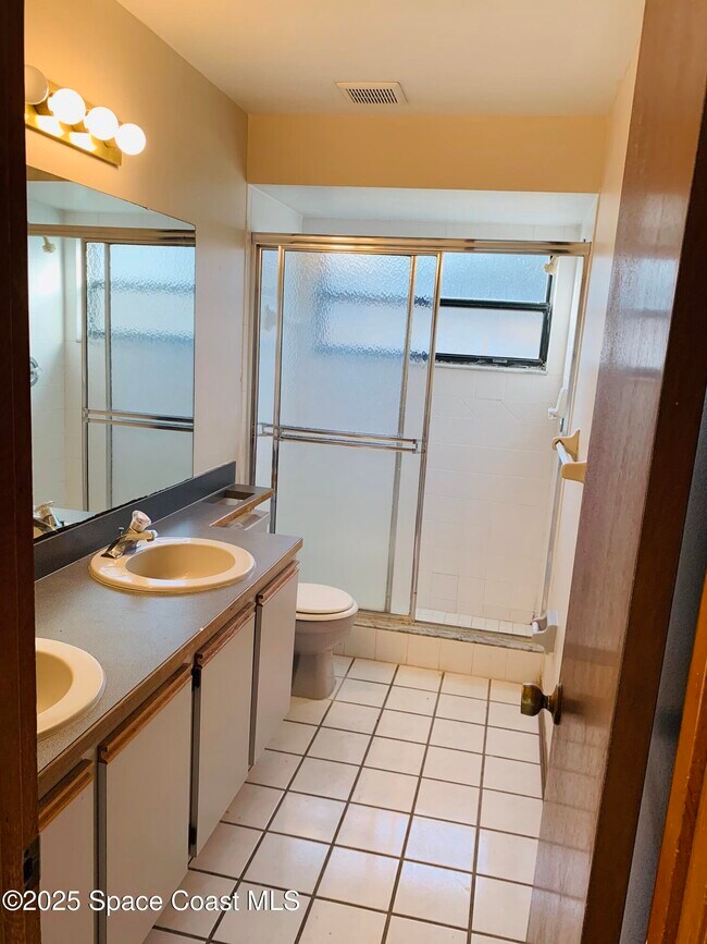 Building Photo - 1524 Clover Cir