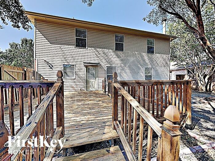 Building Photo - 1001 Mazourka Dr