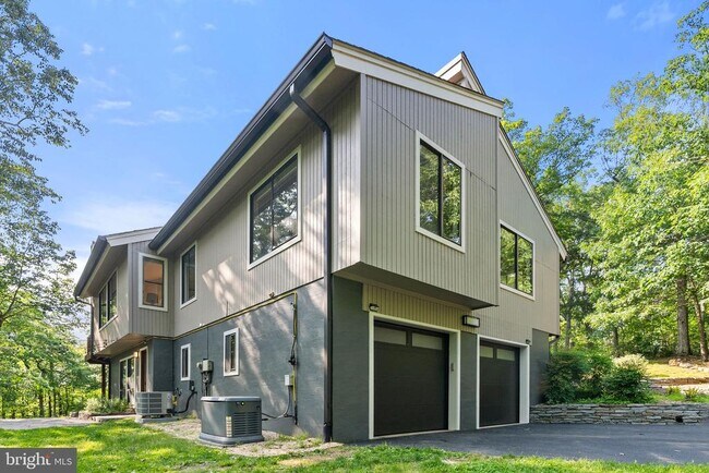 Building Photo - 39368 Longhill Ln
