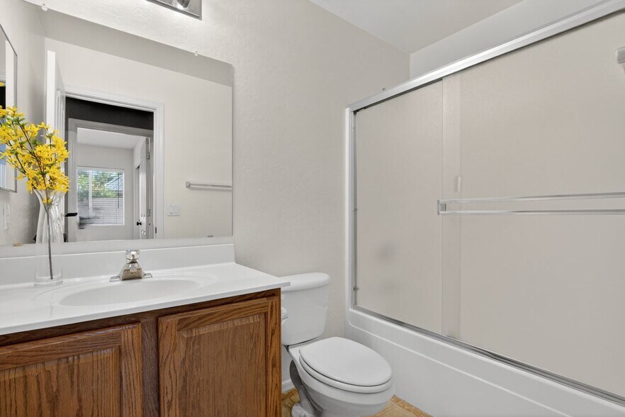 Building Photo - 15481 W Mauna Loa Ln