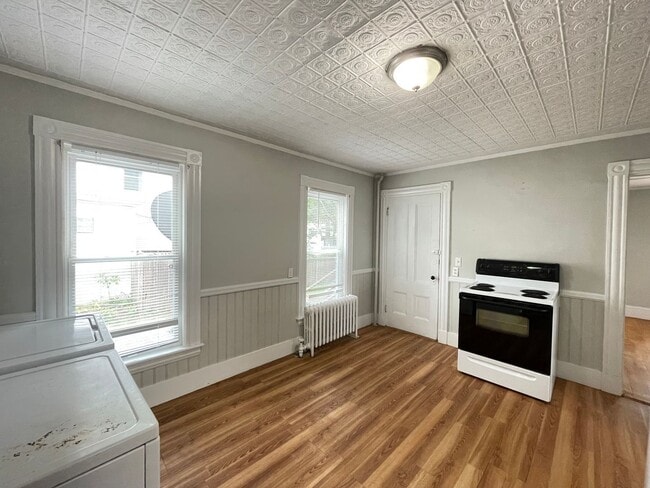 Building Photo - 350 Portland St