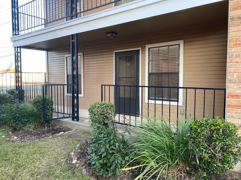 Back Patio off Master Bedroom - 400 W South Town Dr