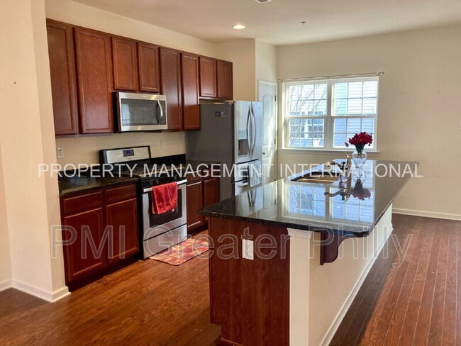 Building Photo - 106 Mercer Ct