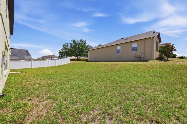 Building Photo - 7339 Country Run Pkwy