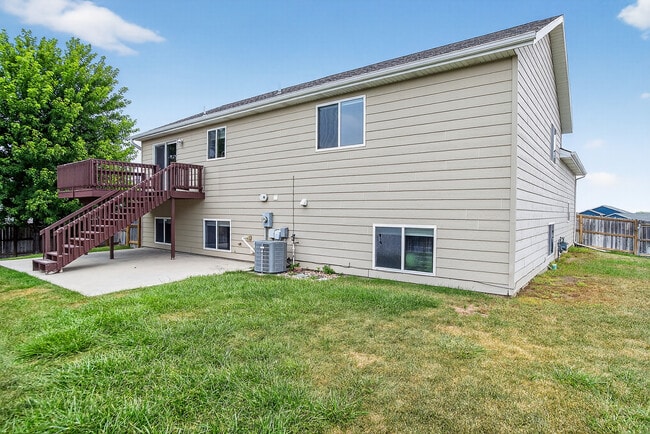 Building Photo - 401 Kahler Ct
