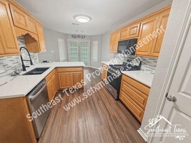 Building Photo - 280 Parkway Dr