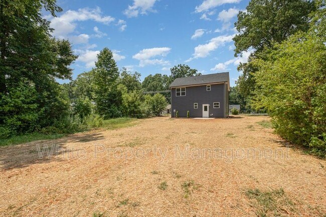 Building Photo - 782 Stanley Spencer Mountain Rd