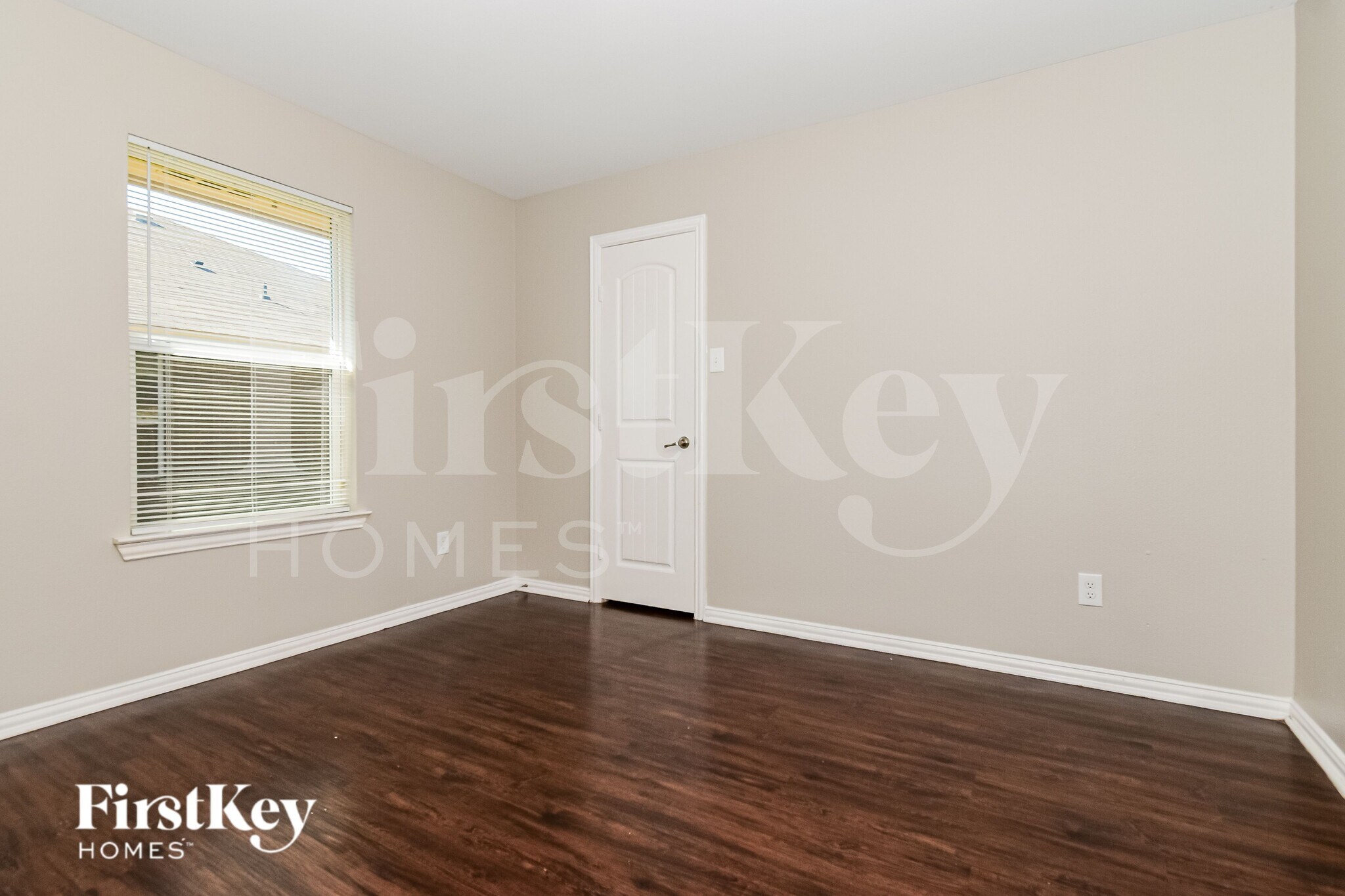 Building Photo - 1818 Willowbrook Dr