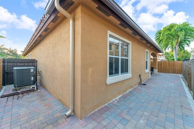 Building Photo - 3141 SW 154th Ct