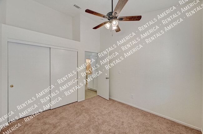 Building Photo - 832 Seco Verde Ave