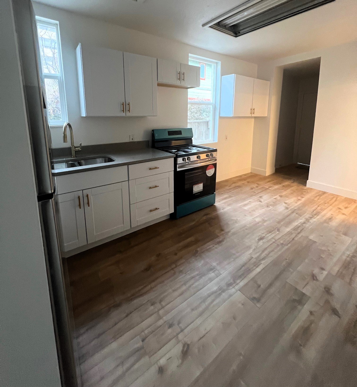 Building Photo - 948 E 400 S