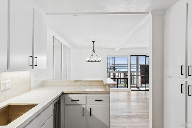 Building Photo - 112 Marinero Cir