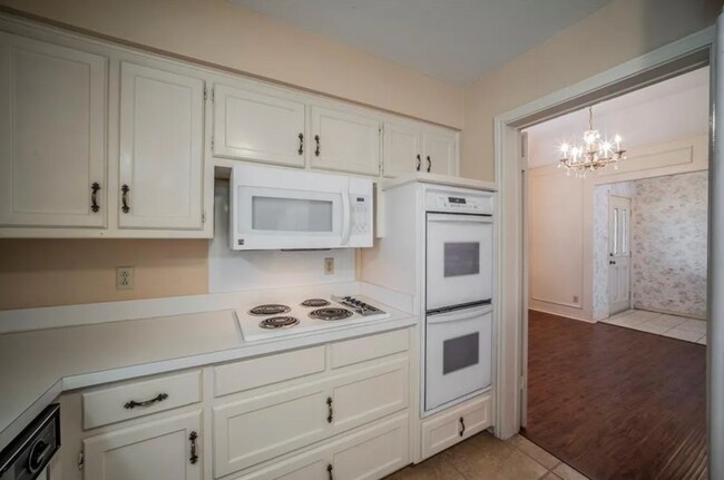 Building Photo - 2507 Radcliffe Dr
