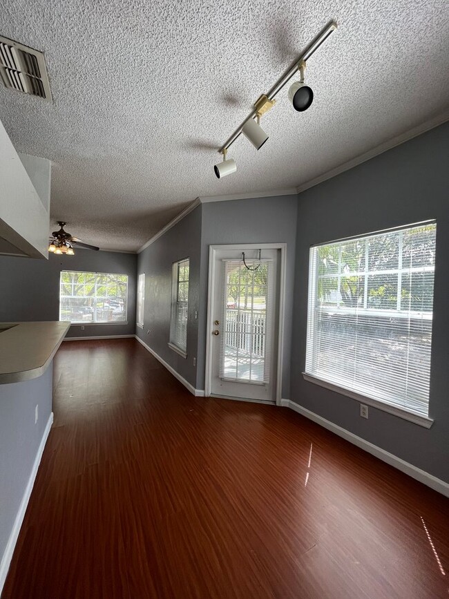 Building Photo - Lake Mary-Sanford area 2 bedroom 2 bath co...