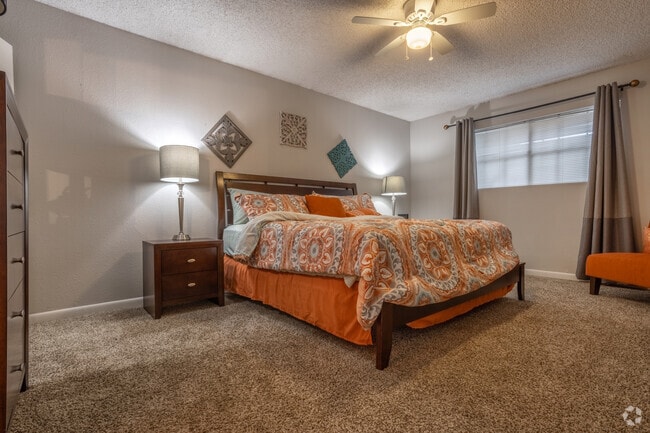 2BR, 2BA - 1050 SF (D) - Bedroom - Township