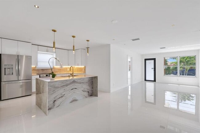 Building Photo - 3349 El Vedado Ct E