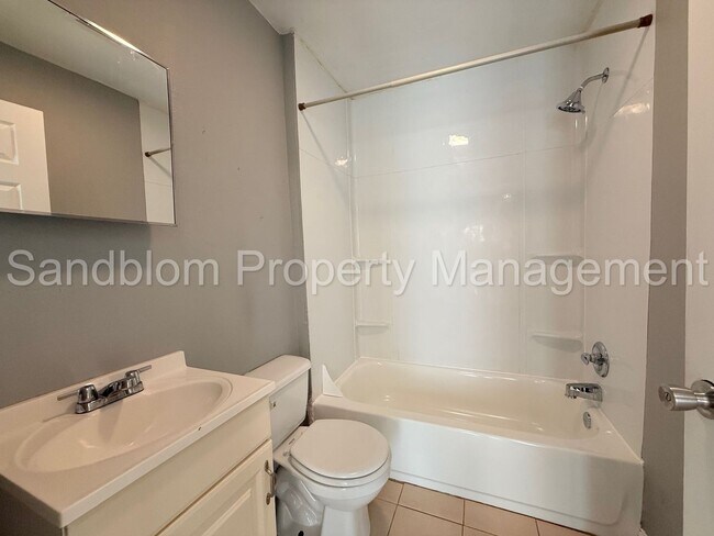 Building Photo - For Lease | University of Tulsa | Available Now!