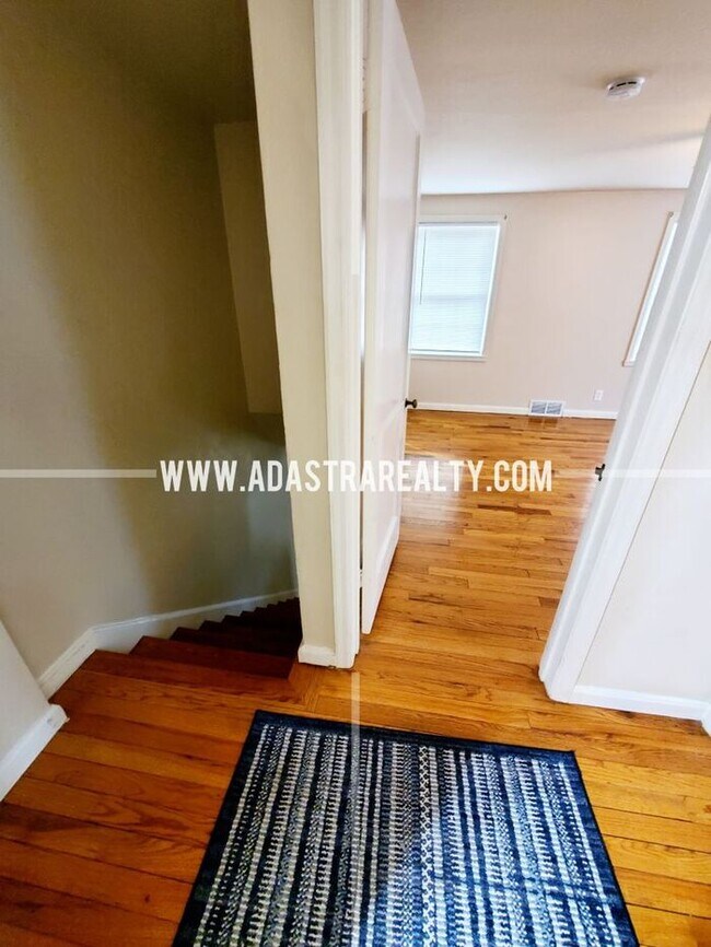 Building Photo - Beautiful Brookside Duplex-Available NOW!!