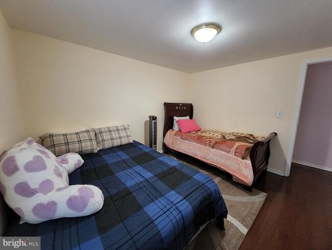 Building Photo - 2 Adam Ct