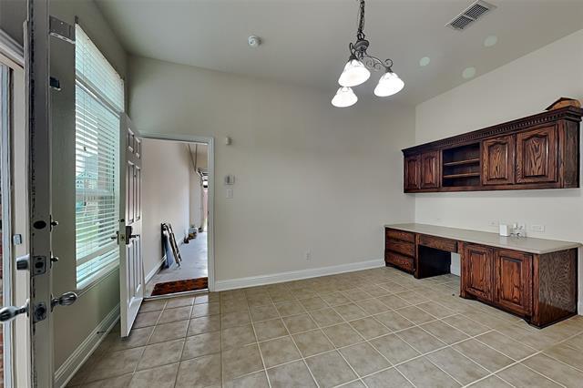 Building Photo - 3404 Pilgrim Dr