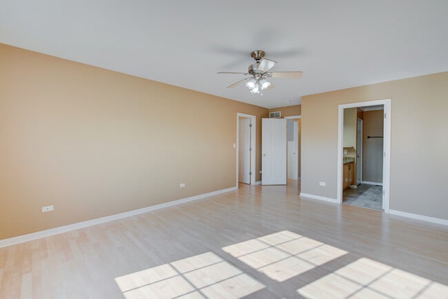 Building Photo - 880 Countryfield Ln