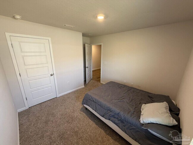 Building Photo - 9732 Angel Oak Dr