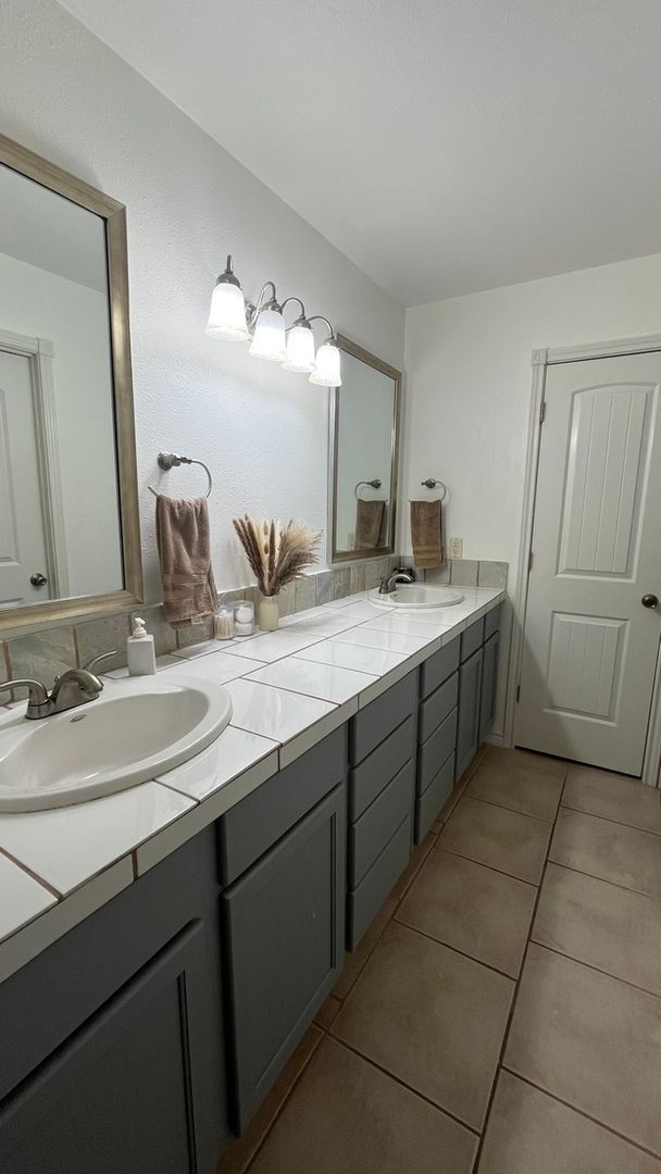 Building Photo - Spacious 4BR House in San Antonio