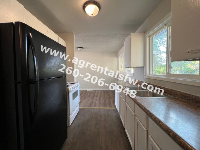 Building Photo - 3 Bedroom - Section 8 OK!