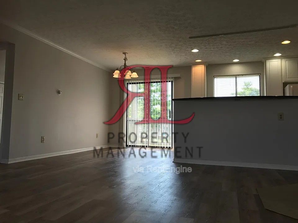Building Photo - 2727 Greystone Dr