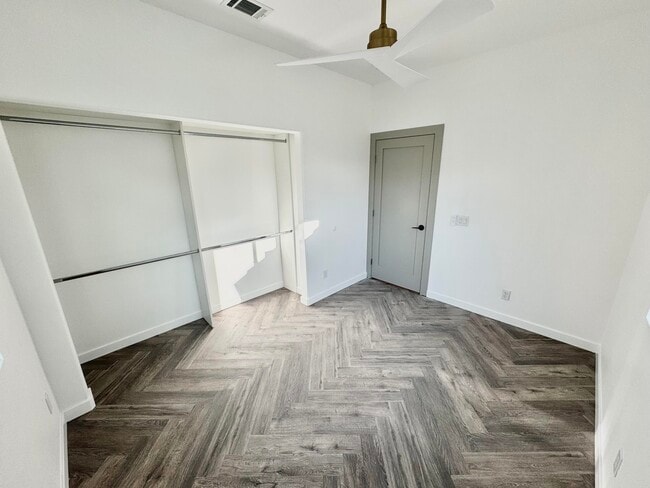 Building Photo - 2643 Summerchase Ave