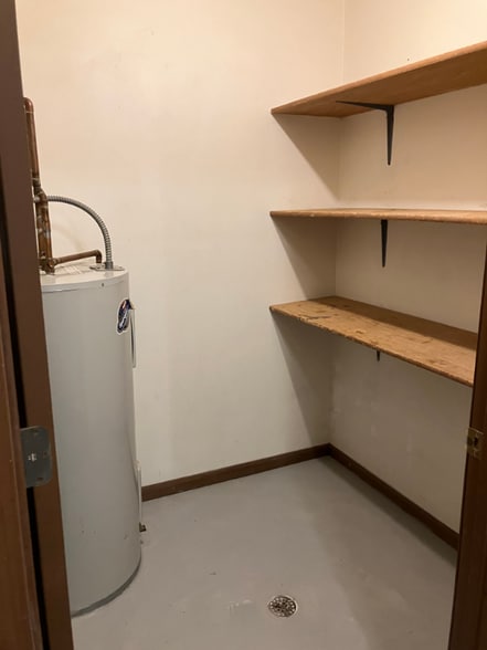 Building Photo - 803 Roundhouse Addition