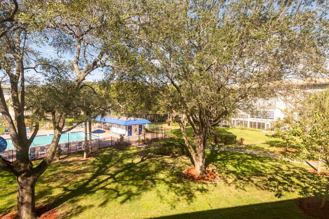 Building Photo - 2303 Lucaya Ln