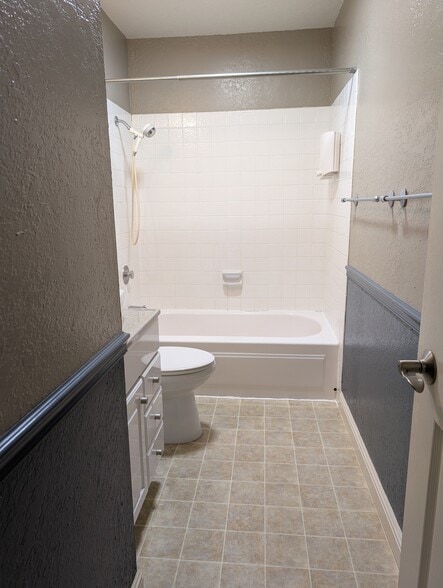 Building Photo - 1952 Pomar Way