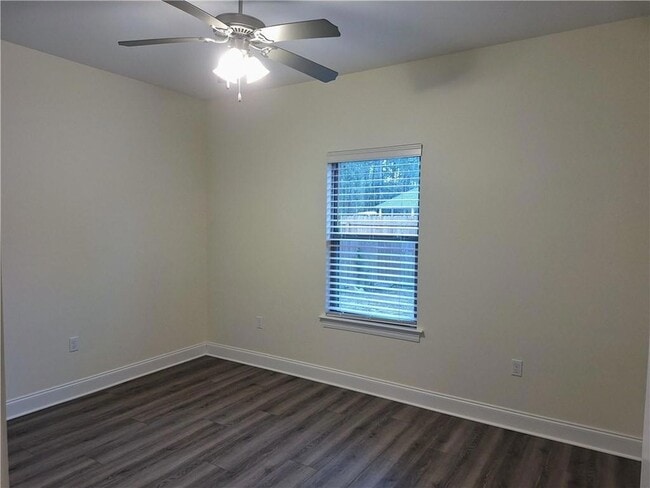 Building Photo - 341 Alan Cir