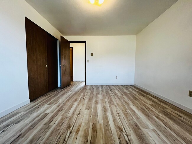 Building Photo - Non-Refundable & Security Deposit Total: $1300.00