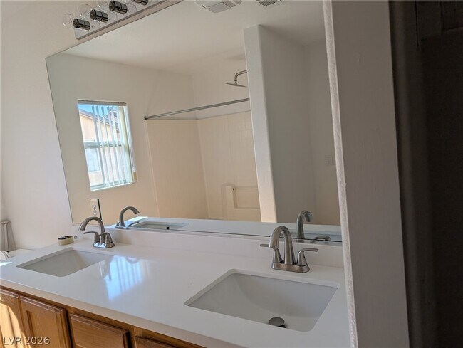 Building Photo - 9519 Milkweed Canyon Ave