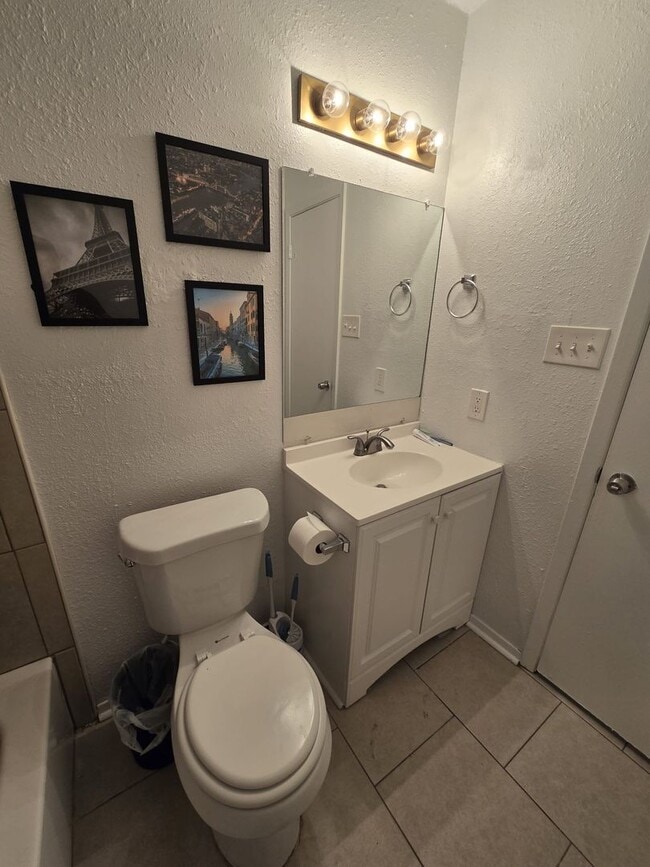 Building Photo - 4111 Sunrise Terrace Dr
